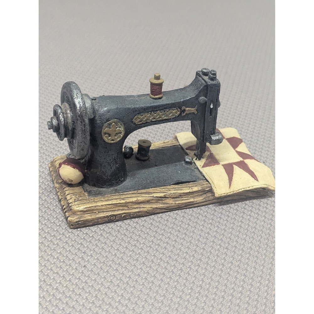 VTG Miniature Resin Sewing Machine Figurine Star Quilt Decor Trinket Farmhouse